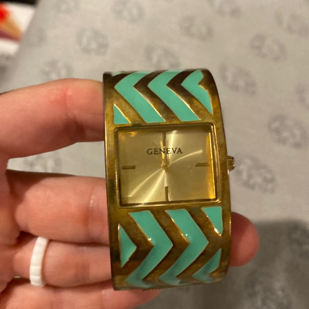 Chevron watch